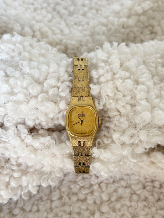 ✨ dainty gold face watch