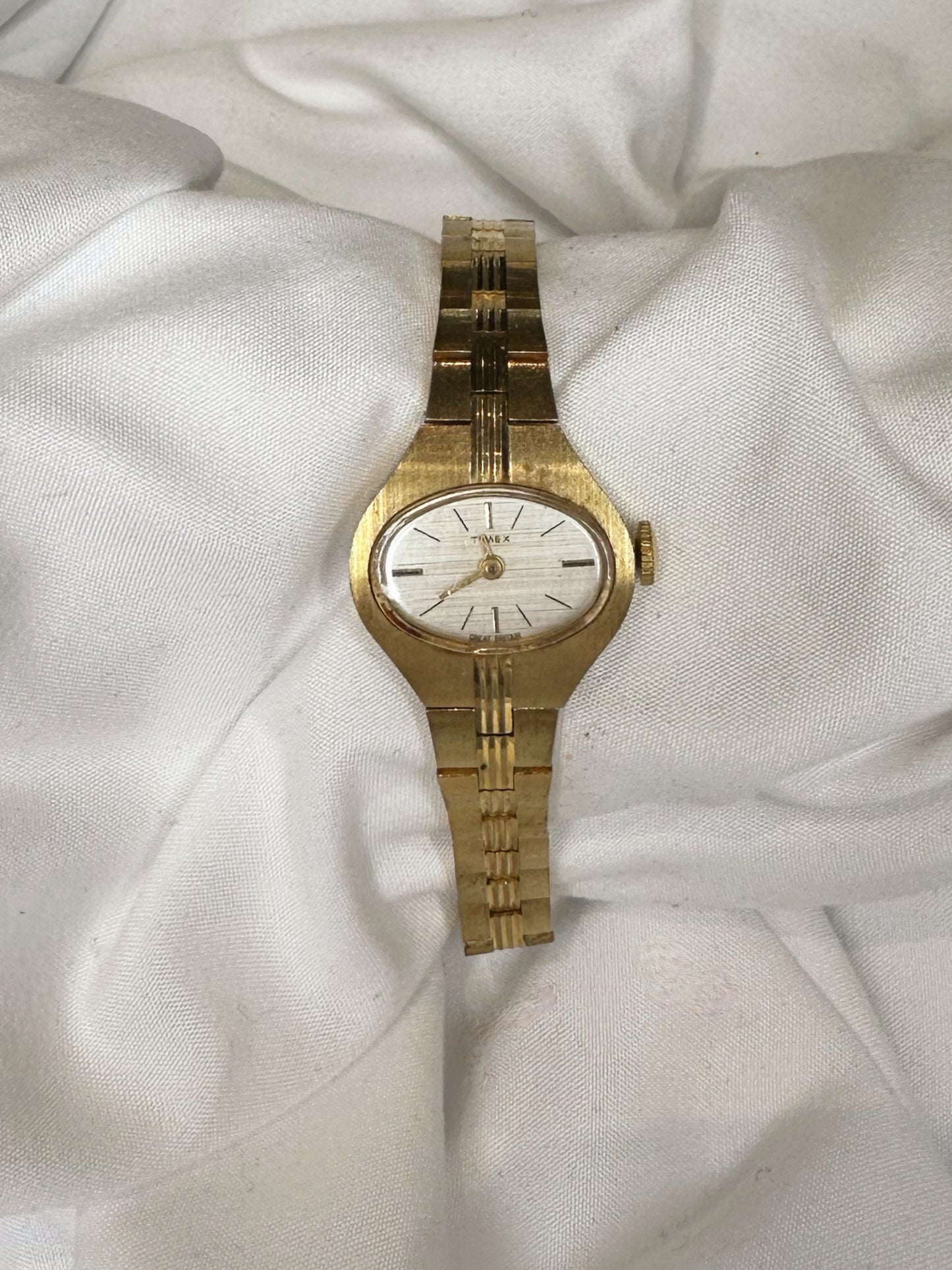 ✨ gold Timex watch