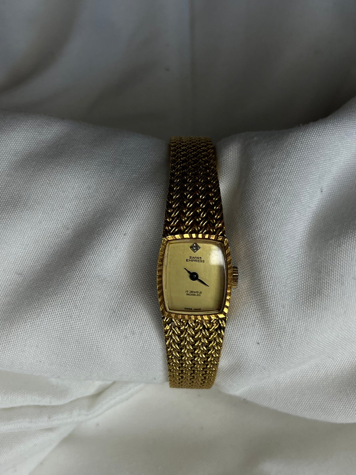 ✨ classic gold Swiss watch